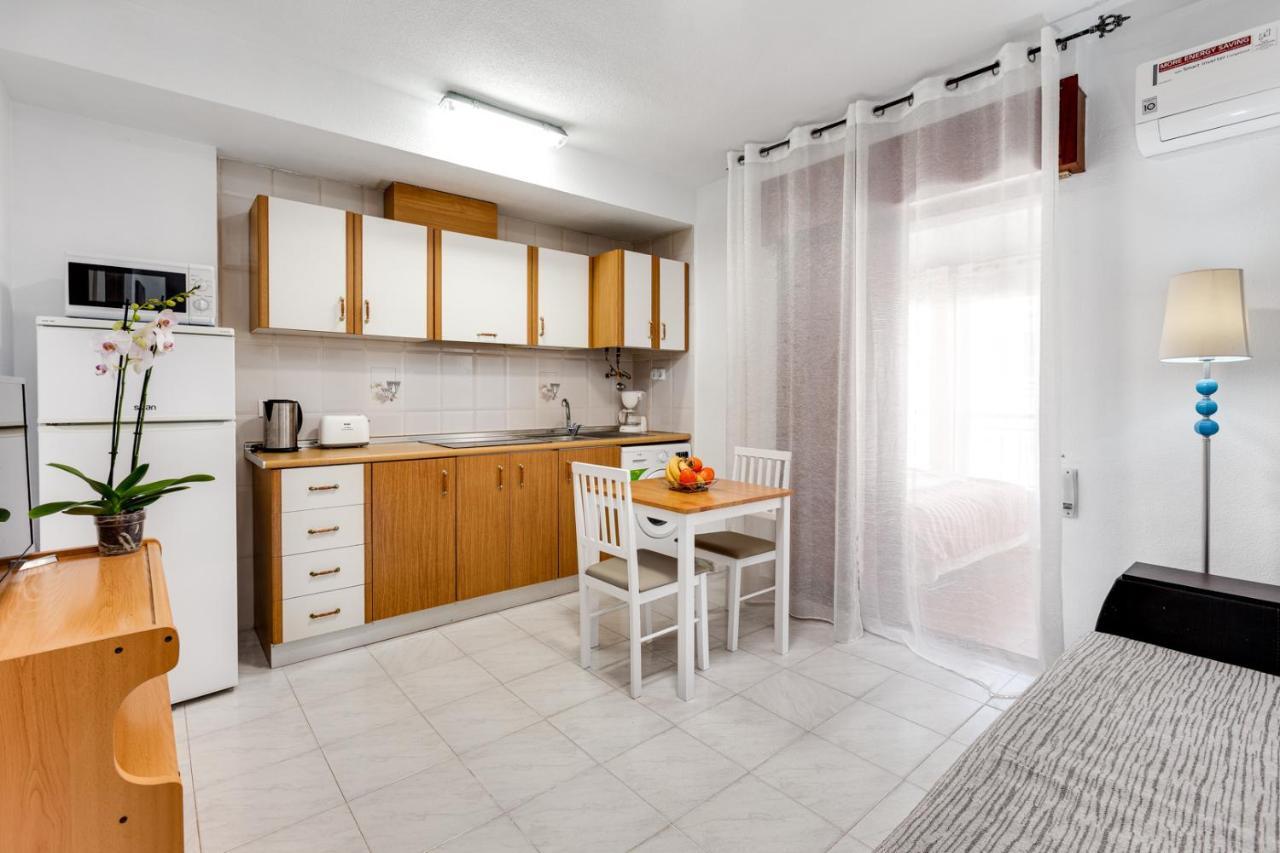 Estudio Joven Pura Torrevieja Exterior photo